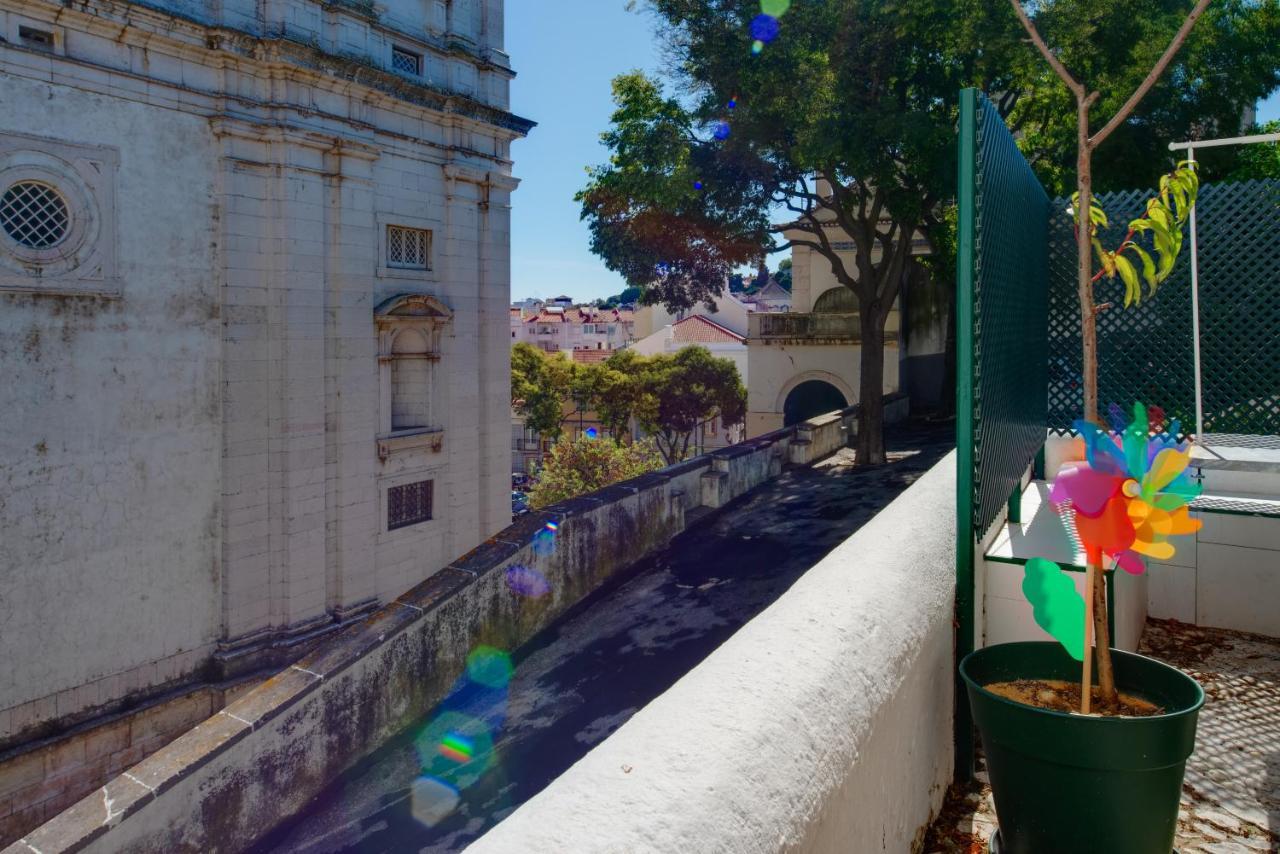 Cozy House By Famous Flea Market With Terrace Lisbon Bagian luar foto